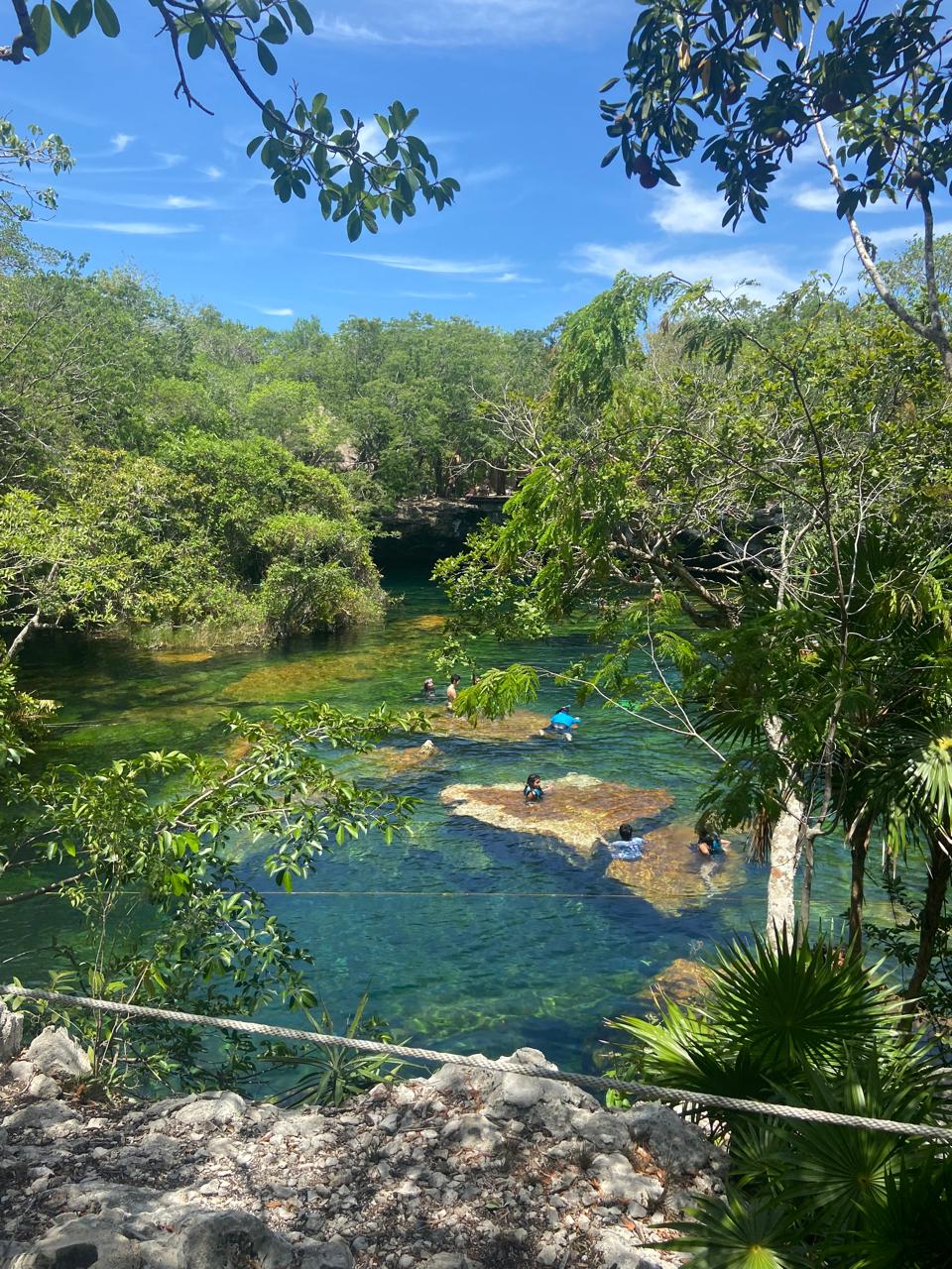 Cenote en Riviera Maya